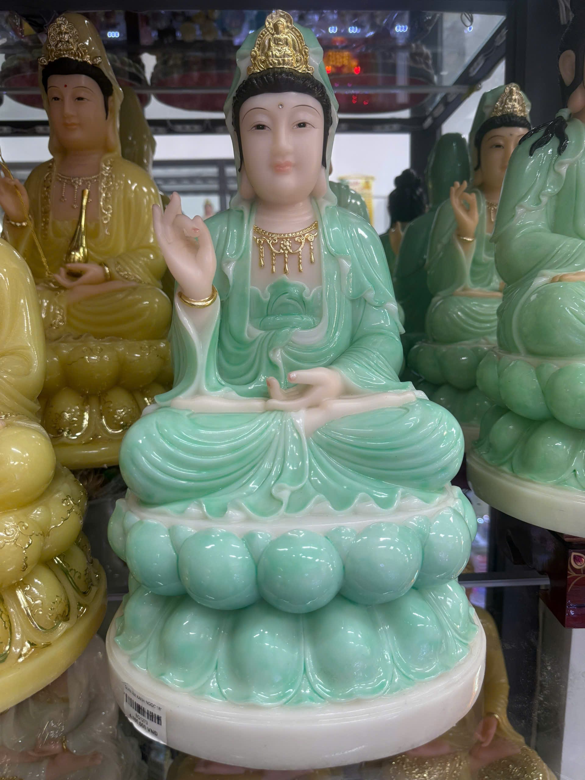Quan Âm Đá Xanh Ngọc