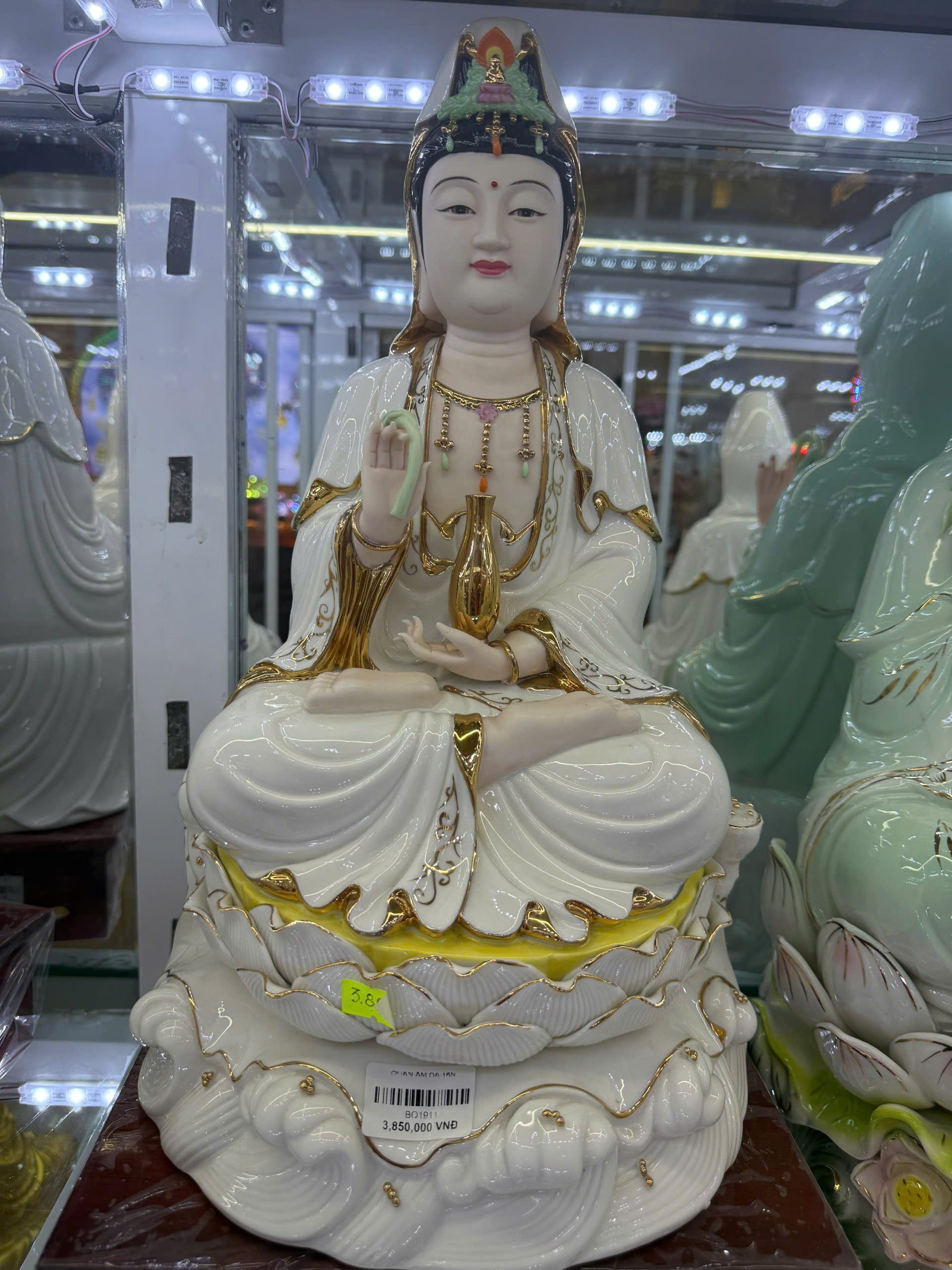 Quan Âm Màu Da