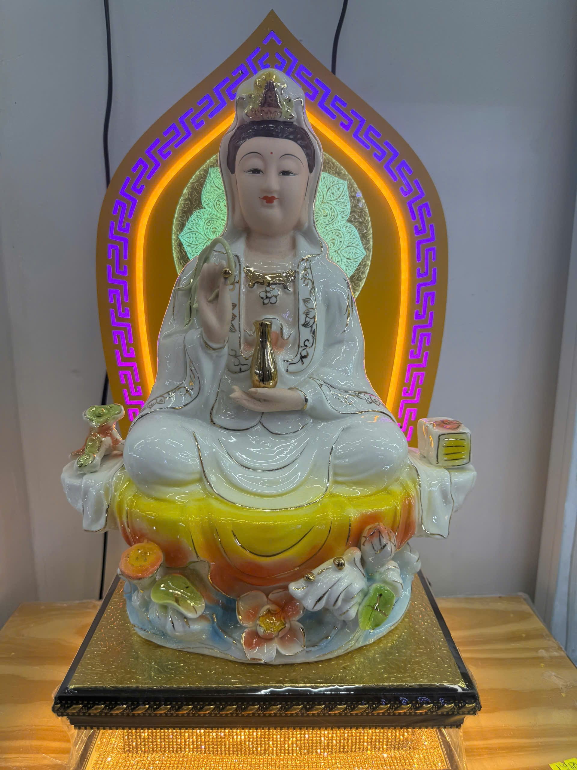 Tượng Quan Âm Như Ý Men Sứ