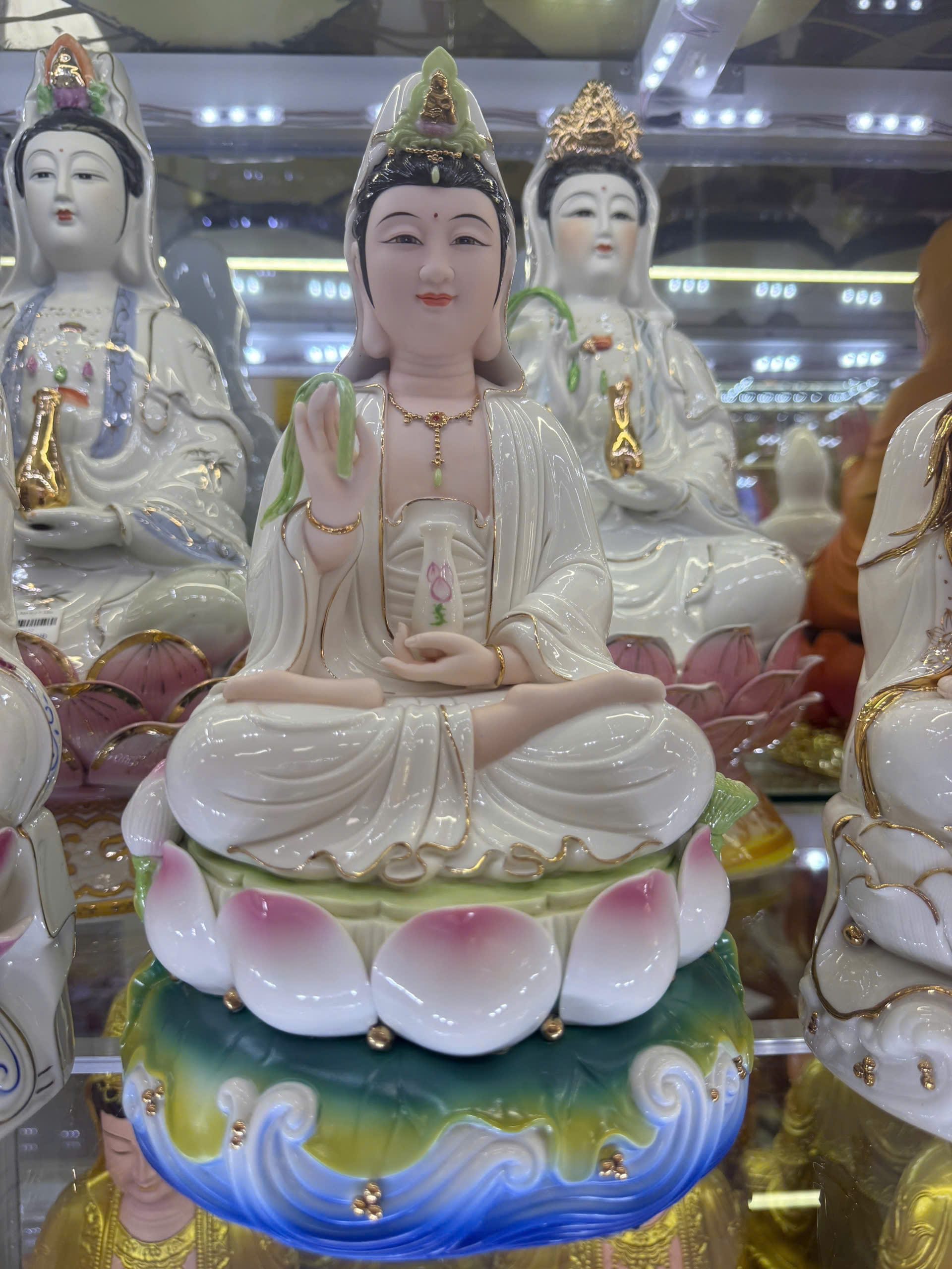 Quan Âm Đóa Sen Men Sứ Cao Cấp
